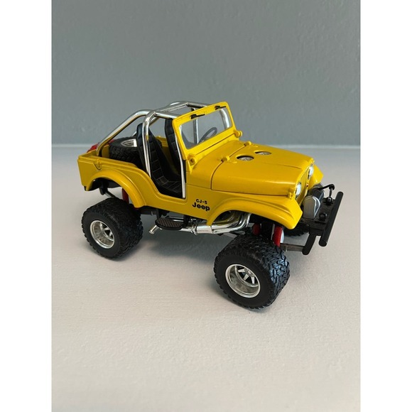 Hot Wheels Jeep CJ-5 - Picture 2 of 8